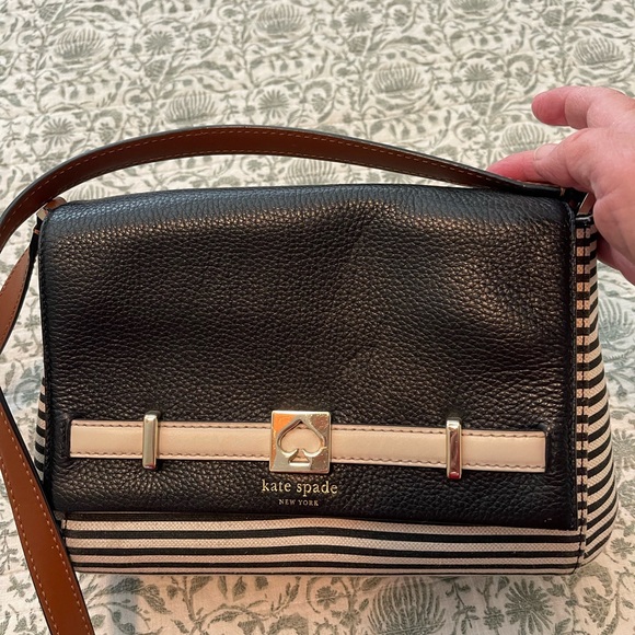 Kate Spade Striped Bag With Adjustable Strap - Picture 4 of 8